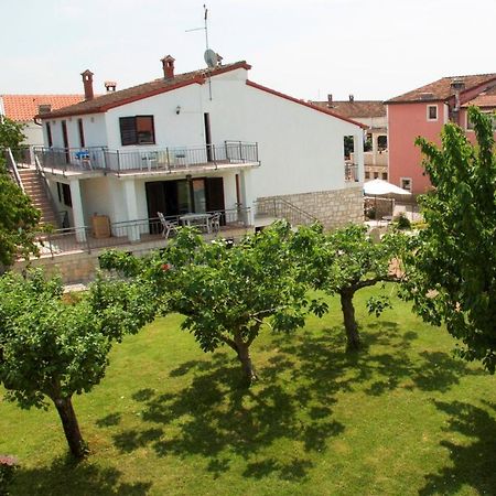 Apartment La Roza Funtana Exterior photo