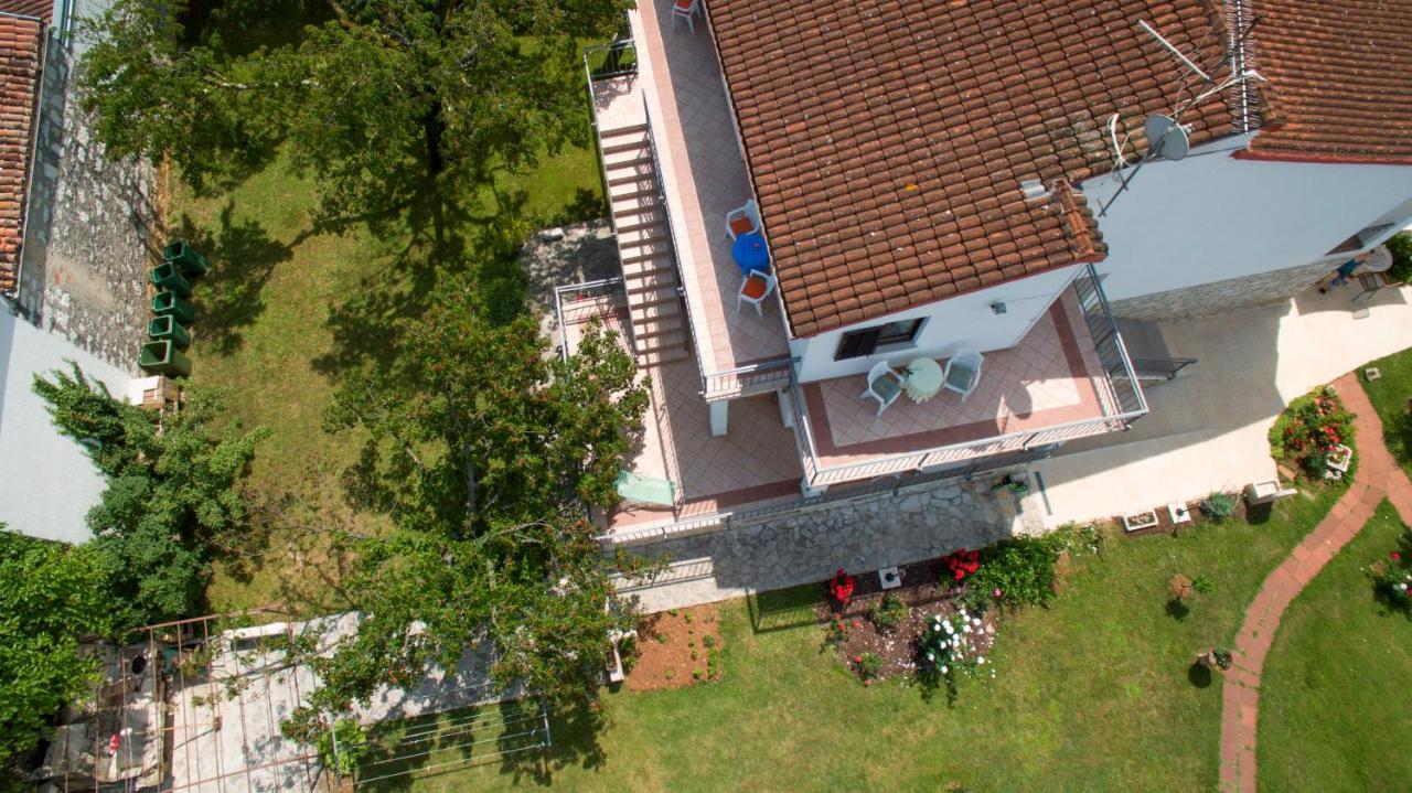 Apartment La Roza Funtana Exterior photo