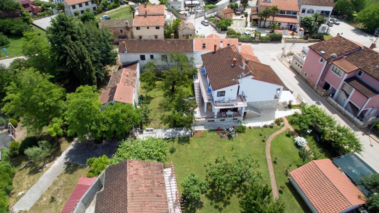 Apartment La Roza Funtana Exterior photo