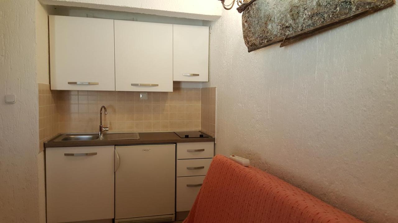Apartment La Roza Funtana Exterior photo