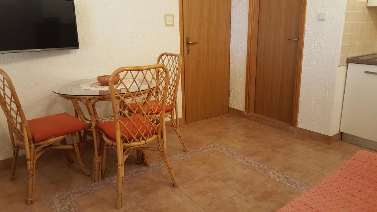 Apartment La Roza Funtana Exterior photo