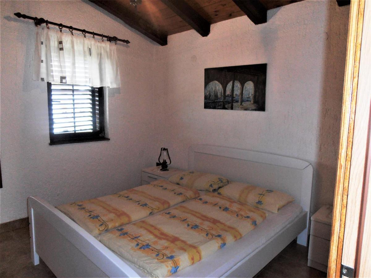 Apartment La Roza Funtana Exterior photo